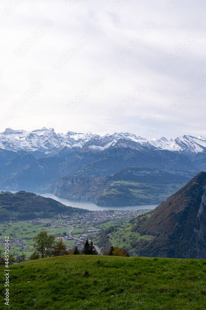 Fototapeta premium Blick vom Sattel in Richtung Schwyz