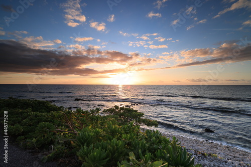 Fototapeta Naklejka Na Ścianę i Meble -  Beautiful sunset on the Big Island, Kohala Coast, 
HAWAII