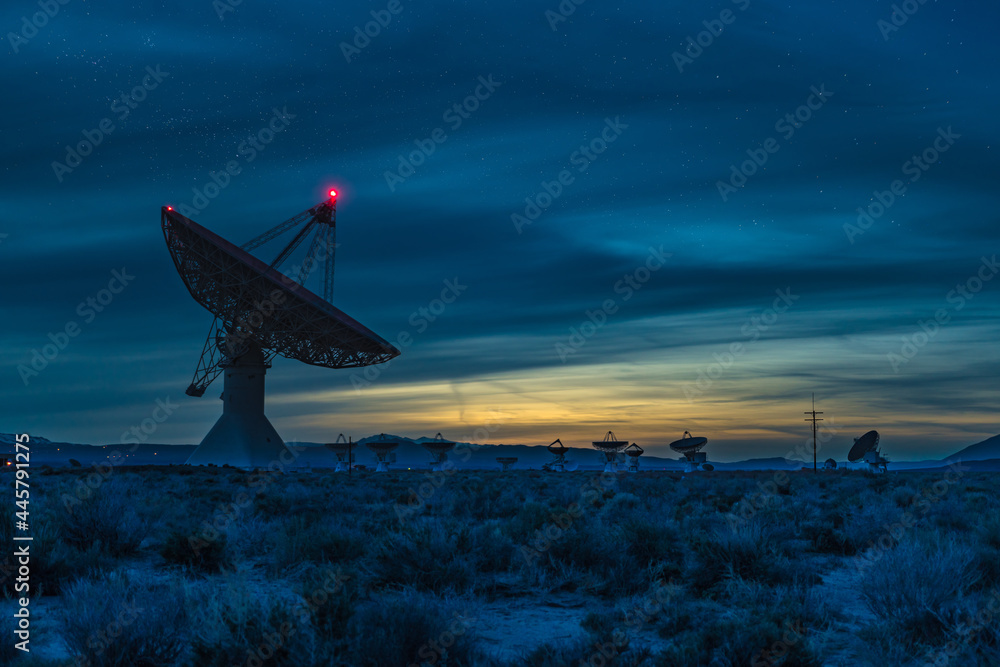 Owens Valley Desert Observatory Radar Dishes Deep Space Telescope
 - obrazy, fototapety, plakaty 