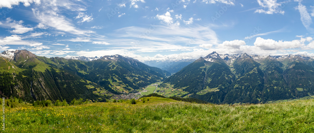 Blick ins Tal von Matrei, Österreich Blick ins Tal von Matrei, Österreich