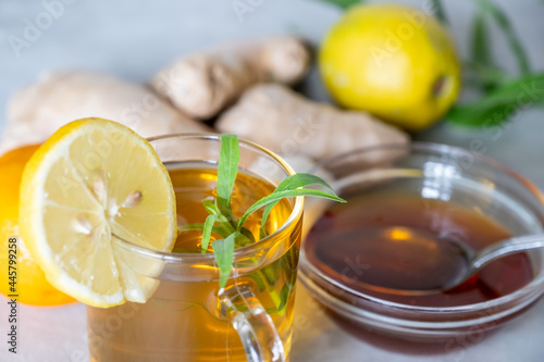 Mixtures of honey, ginger and garlic that are useful in the cold and refreshing for the body