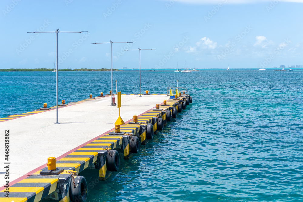 Obraz premium Cancun is a resort city in southeastern Mexico and has a beautiful sea.