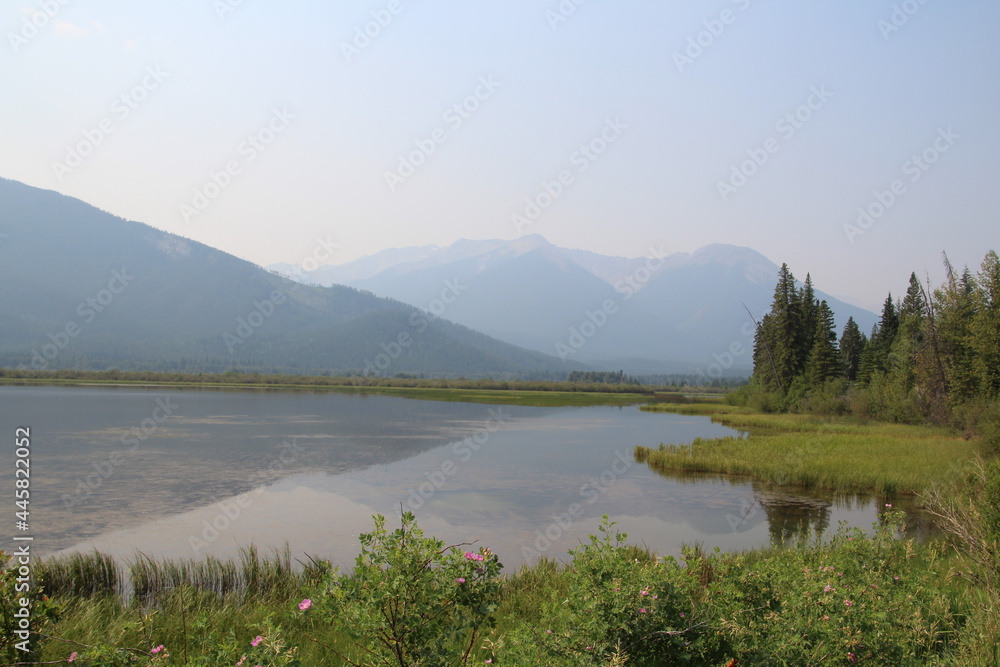 Obraz premium Summer Haze On Vermilion Lakes, Banff National Park, Alberta