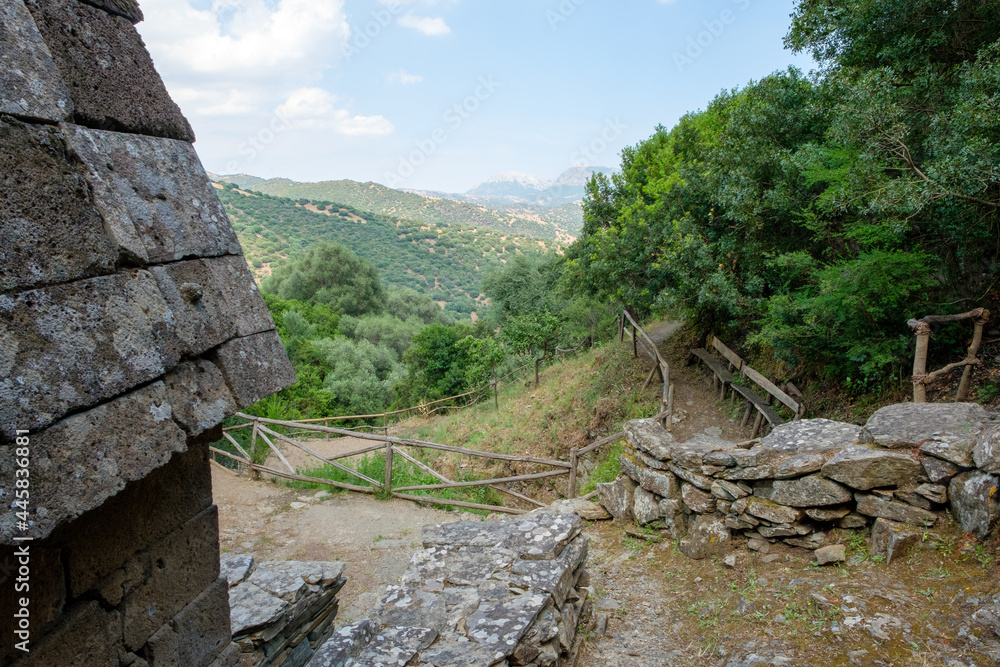 Nuragischer Brunnentempel Su Tempiesu bei Orune in der Provinz Nuoro Nuragischer Brunnentempel Su Tempiesu bei Orune in der Provinz Nuoro