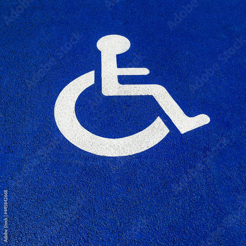 place de parking pour handicapé photo