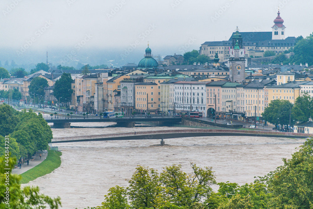 Hochwasser Stadt Salzburg 18.7.2021 - Flood floodwaters high water river salzach