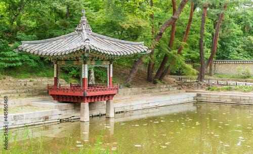 창덕궁 후원(비원) 연못과 정자
