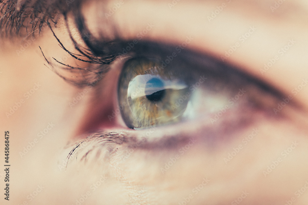 Naklejka premium Female eye closeup