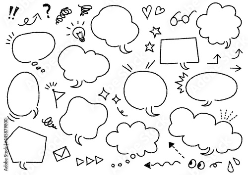 カワイイ手書き吹き出しセット（デコボコの線）