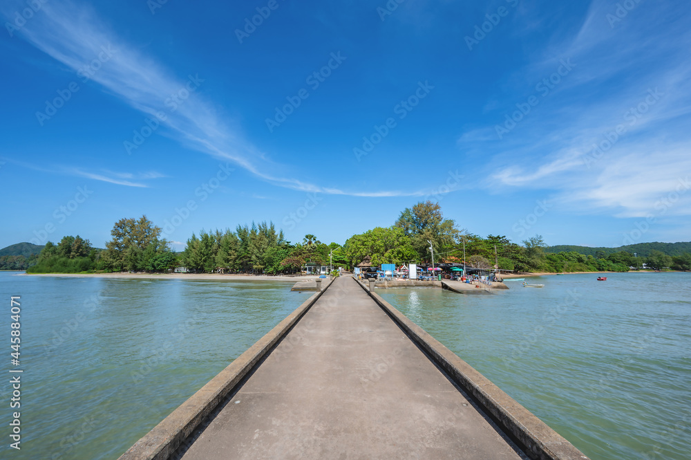 Fish Bridge with endless horizon at chanthaburi thailand. Fish Bridge with endless horizon at chanthaburi thailand.