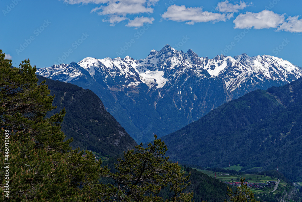 Tiroler Alpen im Frühling
