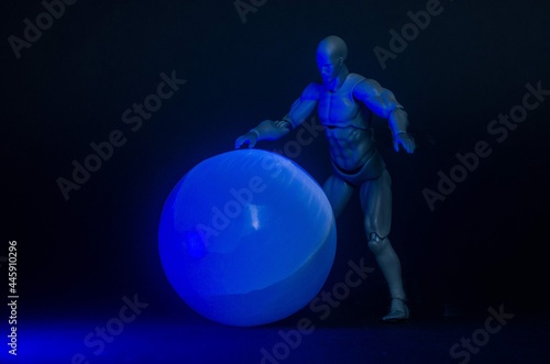 syzyf kula blue figurka człowiek tajemnica
