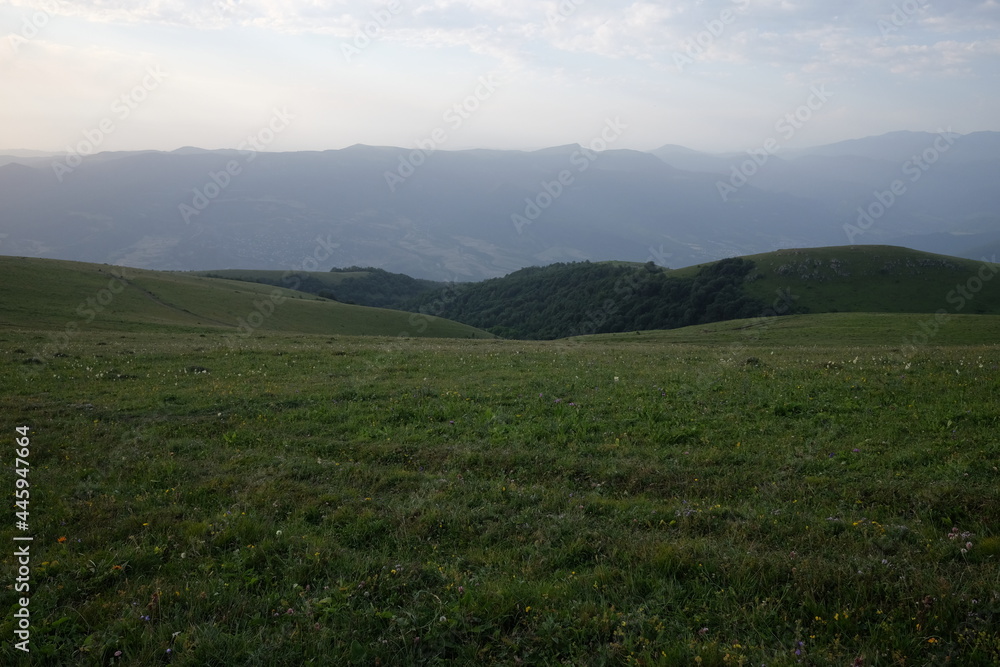 Obraz premium travel to sunny day in mountains