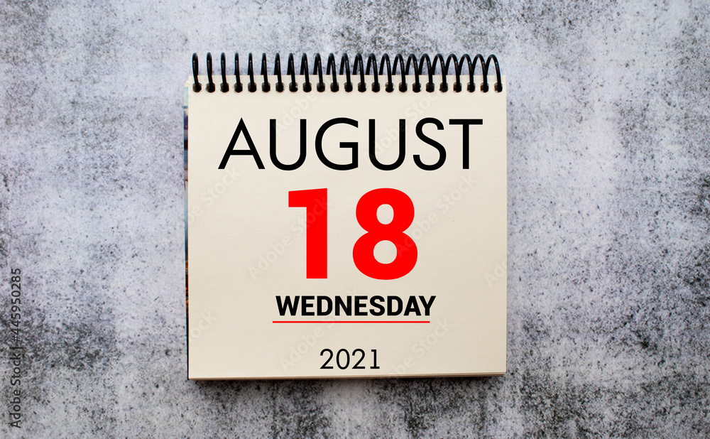 Obraz premium Save the Date written on a calendar - August 18