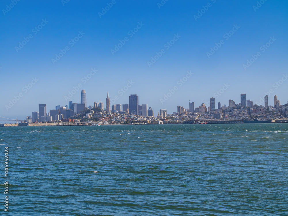 Fototapeta premium Sunny view of the San Francisco skyline from Alcatraz island