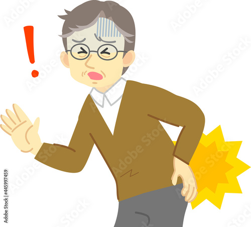腰痛で腰に手を当て痛がる表情シリーズ：幅広い年代の成人男性対応　高齢者世代
