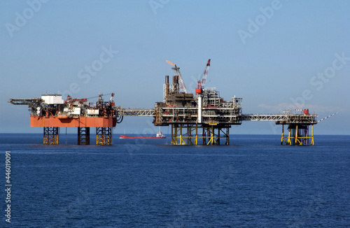 Offshore Drilling Rig © mrallen