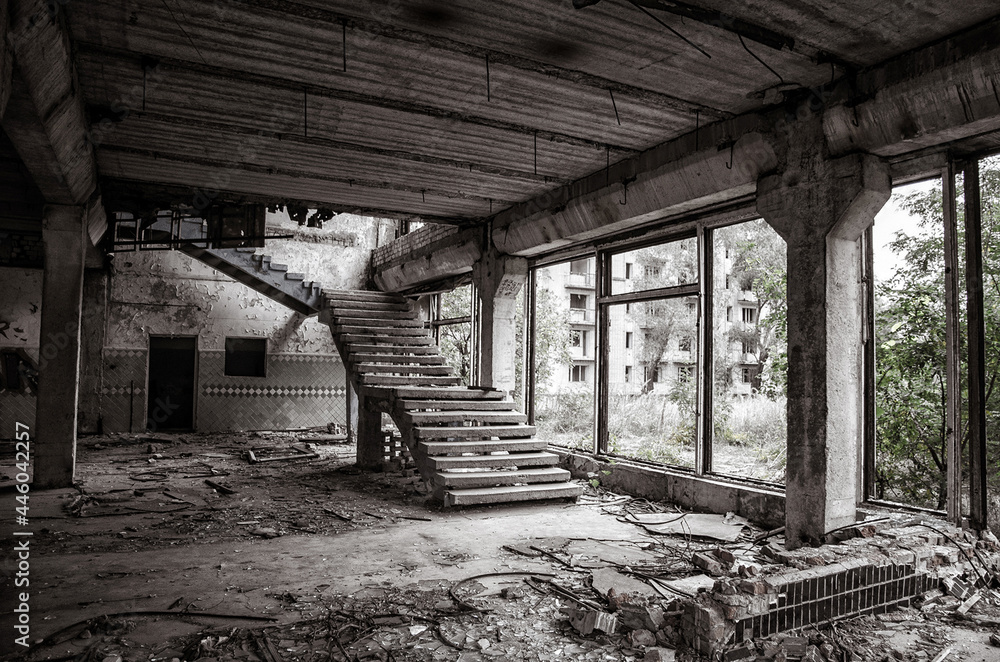 old abandoned building old abandoned building