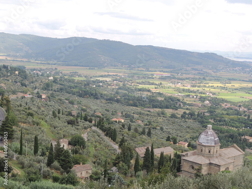 Cortona, Italia. Sus preciosas calles medievales te envolverán. Esta en plena Toscana.