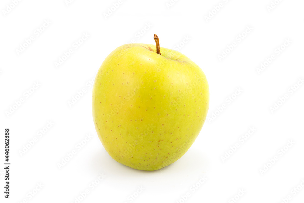 Manzana golden fondo blanco