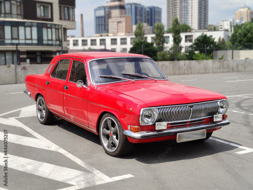 Fototapeta premium old red car