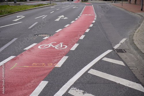 Cycle paths marked in red are used for road safety. Hanover, Germany.  © guentermanaus