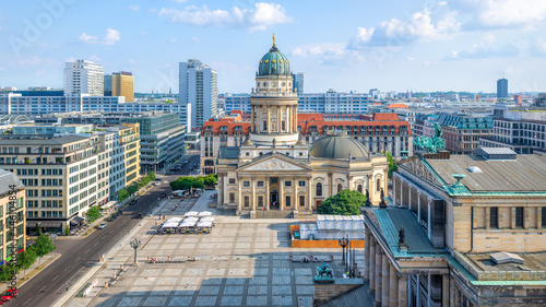 Obraz na płótnie panoramic view at the famous gendarmenmarkt in berlin w salonie