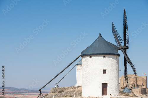 Molinos de Consuegra, Spanish literature and history. Windmills for grinding grain