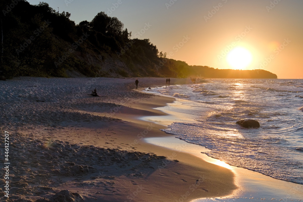 Obraz premium Sunset over the Rozewie Cape in Poland