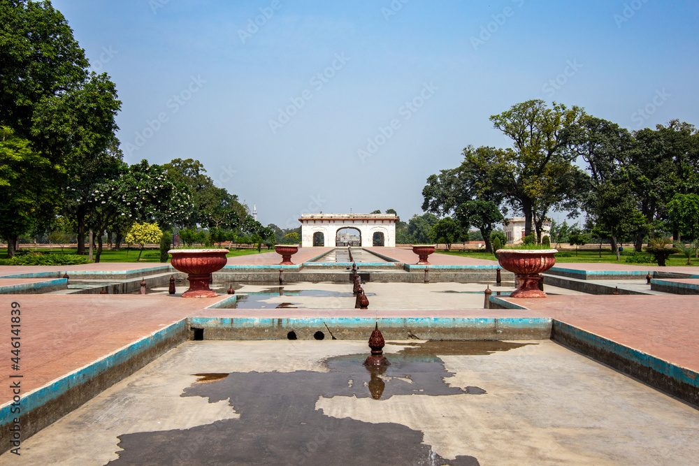 Obraz premium Lahore, Punjab, Pakistan. September 11, 2016. Garden of Mughal Emperors. 