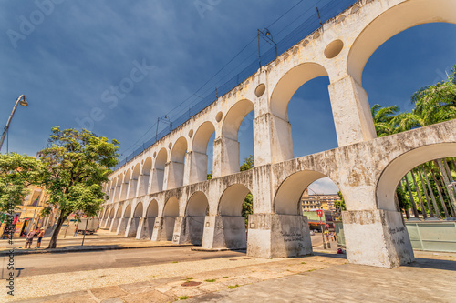 Obraz na płótnie Lapa Rio de Janeiro Brazil - December 2020: The Carioca Aqueduct with no people around during the height of the COVID-19 Pandemic. w salonie