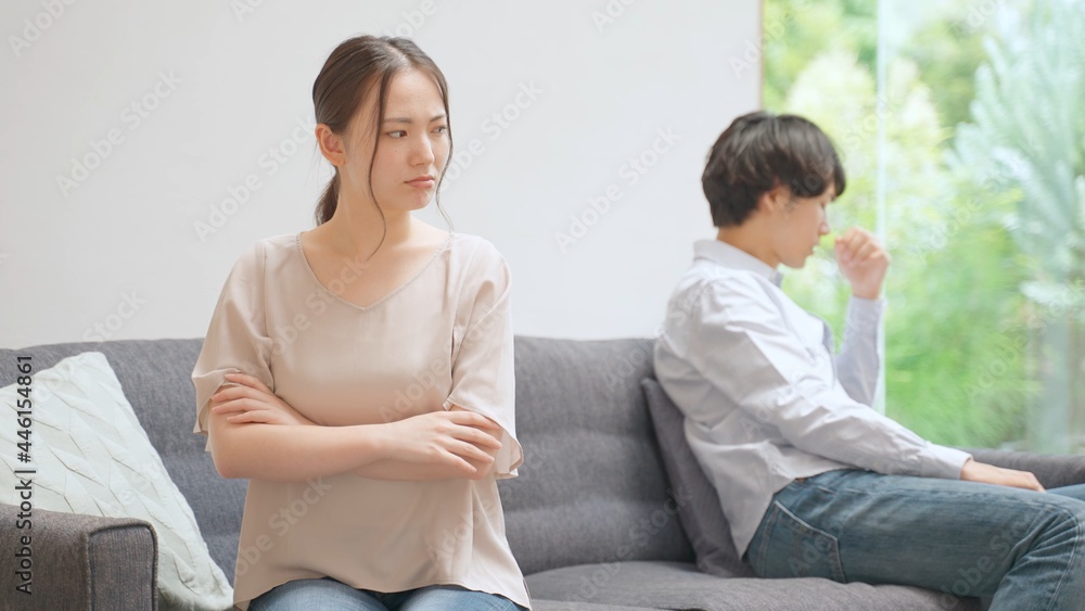 喧嘩をするカップル 喧嘩をするカップル