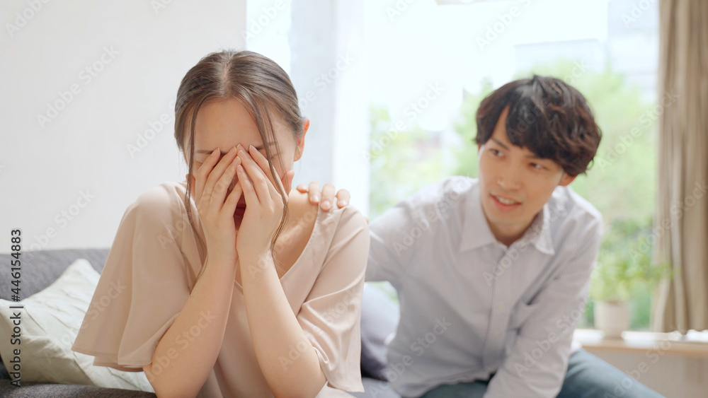 喧嘩をするカップル