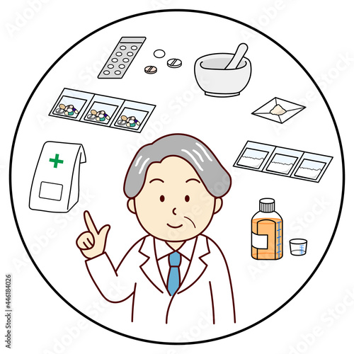 薬の説明をするシニア男性薬剤師