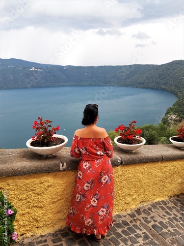 Obraz na plátně Castel Gandolfo z widokiem na jezioro Albano, Italia.