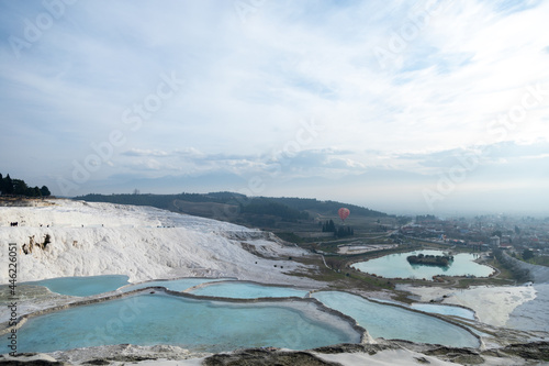 Tableau sur toile Real view of travertines in Pamukkale during wintertime