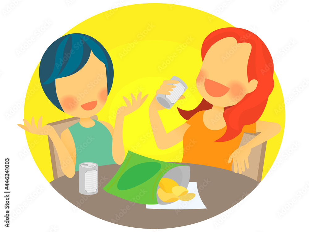 ポテトチップをつまみに楽しくビールを飲む女性二人_フラット ポテトチップをつまみに楽しくビールを飲む女性二人_フラット