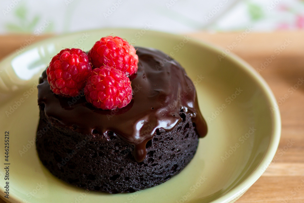 chocolate fondant cake. Mini cake for fondant with icing. Delicious dessert.Homemade chocolate lava cake.Fondant Lava Cupcake.Warm chocolate dessert.Chocolate cake.Cupcake with berries.Breakfast chocolate fondant cake. Mini cake for fondant with icing. Delicious dessert.Homemade chocolate lava cake.Fondant Lava Cupcake.Warm chocolate dessert.Chocolate cake.Cupcake with berries.Breakfast