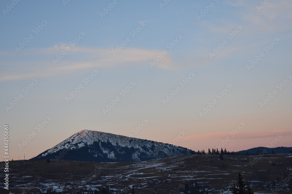 Obraz premium sunrise over the mountains