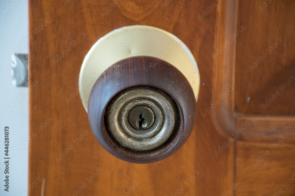 Puerta de madera Stock Photo | Adobe Stock