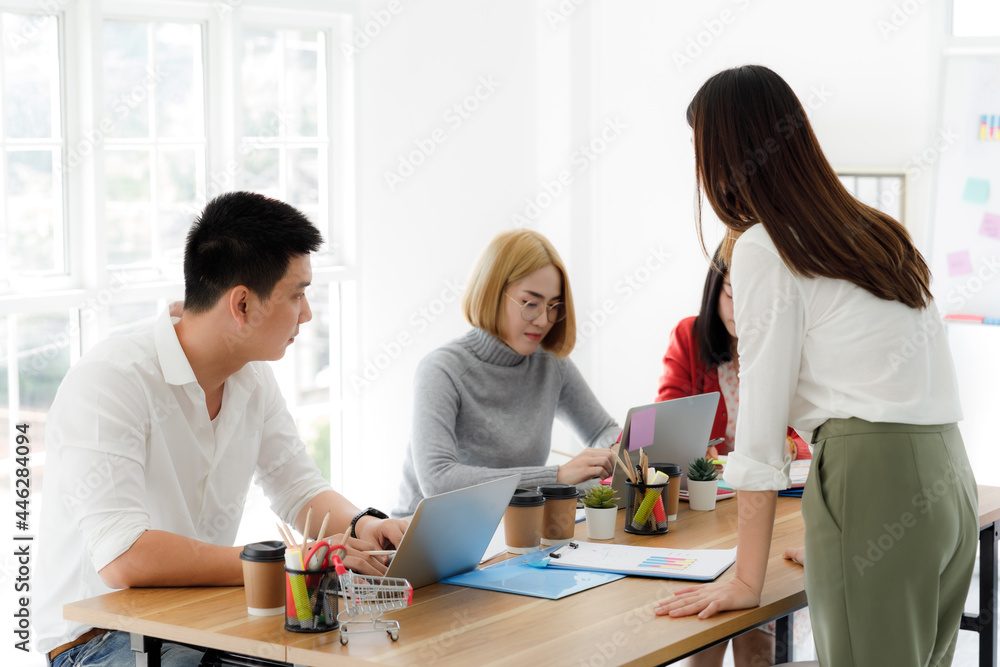 Fototapeta premium young asian business group working with new startup projec Idea presentation, analyze marketing plans