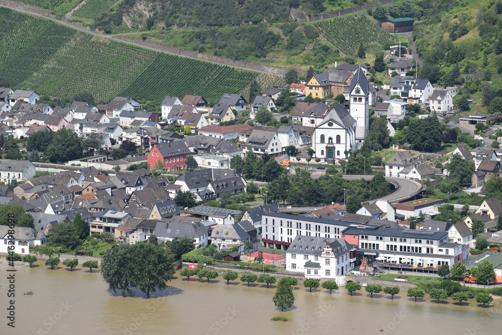 LEutesdorf beim Rheinhochwasser im Flutsommer 2021 LEutesdorf beim Rheinhochwasser im Flutsommer 2021