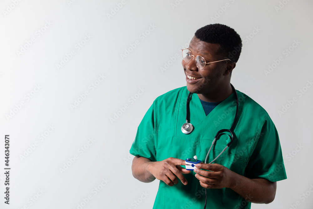Doctor provides distant consultation on how to use pulse oximeter Doctor provides distant consultation on how to use pulse oximeter
