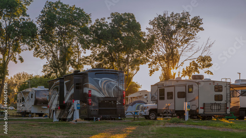 Foto Camping in a Rv at a resort at sunset