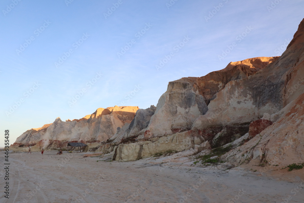 Fototapeta premium Falésias Vermelhas do Ceará - Praia de Canoa Quebrada
