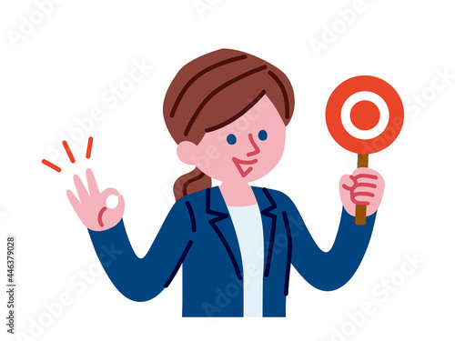 マルの札を持っている女性のイラスト