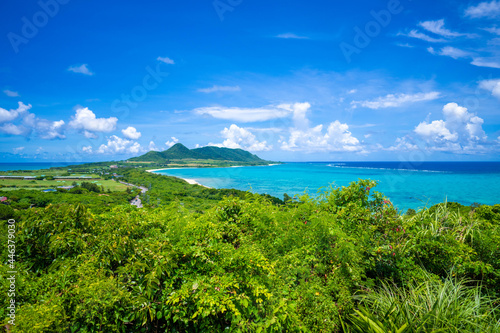 沖縄県石垣島の海がある風景 Ishigaki Okinawa © Hello UG