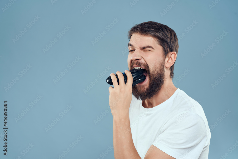 man wearing white t-shirt ibadan technology entertainment man wearing white t-shirt ibadan technology entertainment