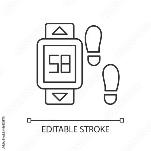Online fitness pedometer device linear icon. Walking style. Step count display. Thin line customizable illustration. Contour symbol. Vector isolated outline drawing. Editable stroke