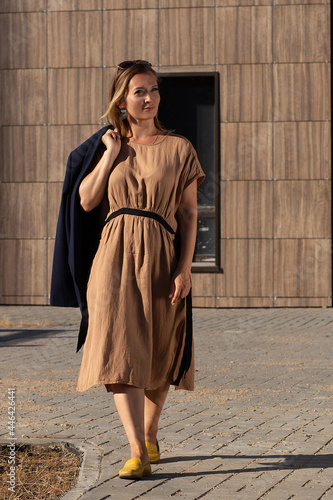 A successful, business woman. The style of a business woman.